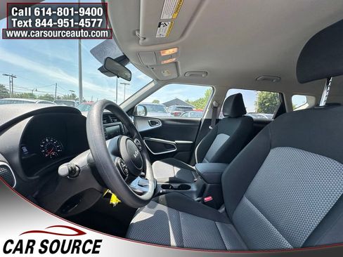 Used 2022 Kia Soul LX w/ Technology Package FWD image 9