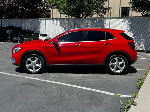 Used 2018 Mercedes-Benz GLA 250 4MATIC w/ Premium Package image 4