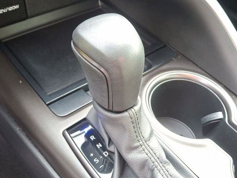 Used 2023 Toyota Camry SE image 14