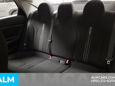 Certified 2024 Hyundai Elantra Blue image 16