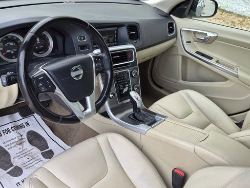 Used 2013 Volvo S60 T5 image 35
