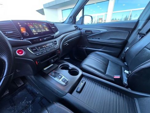 Used 2023 Honda Passport TrailSport image 23