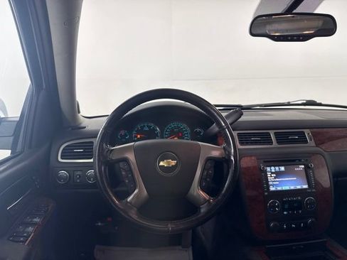 Used 2013 Chevrolet Avalanche LTZ AWD/4WD image 25