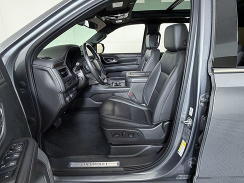 Used 2021 Chevrolet Tahoe LT w/ LT Signature Package RWD image 10