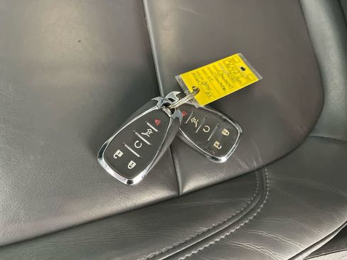 Used 2020 Chevrolet Traverse LT w/ LT Premium Package image 28