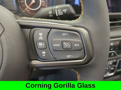 Used 2024 Jeep Gladiator Sport AWD/4WD image 19
