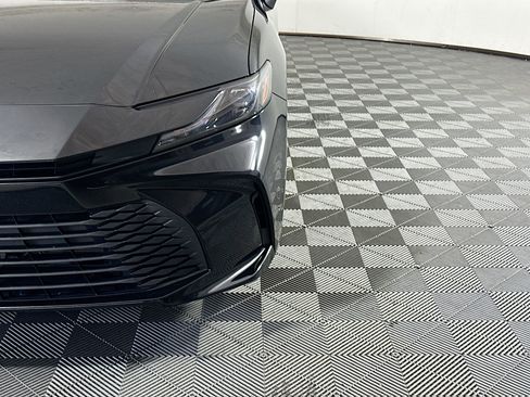 Used 2025 Toyota Camry LE w/ Convenience Package image 9