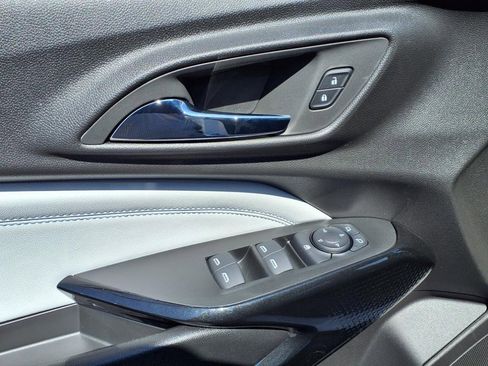 New 2025 Chevrolet Trax LT w/ Driver Confidence Package image 9