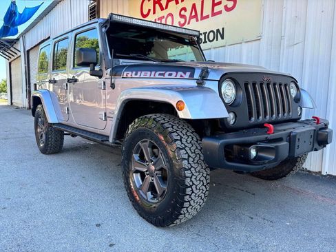 Used 2018 Jeep Wrangler Unlimited Rubicon AWD/4WD image 11