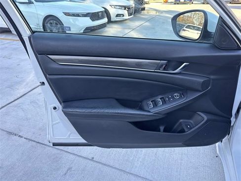 Certified 2018 Honda Accord Sport image 19