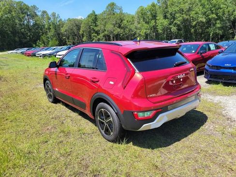 New 2026 Kia Niro EX FWD image 3