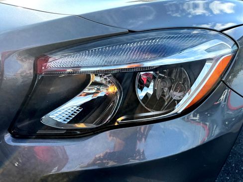 Used 2016 Mercedes-Benz GLA 250 4MATIC image 21