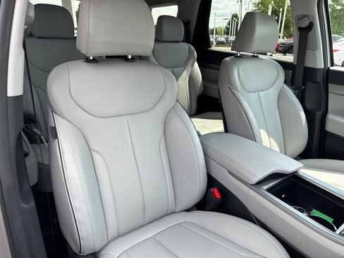 Used 2025 Hyundai Palisade SEL FWD image 35