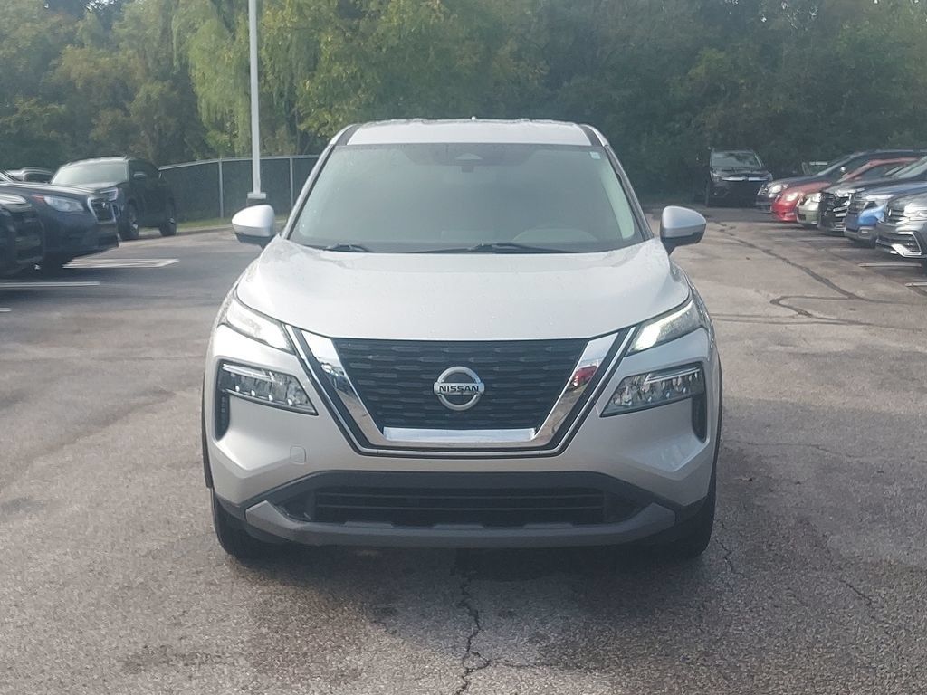 Used 2021 Nissan Rogue SV AWD/4WD image 2