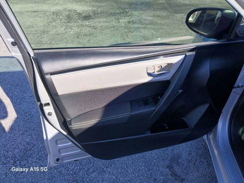 Used 2018 Toyota Corolla LE FWD image 10