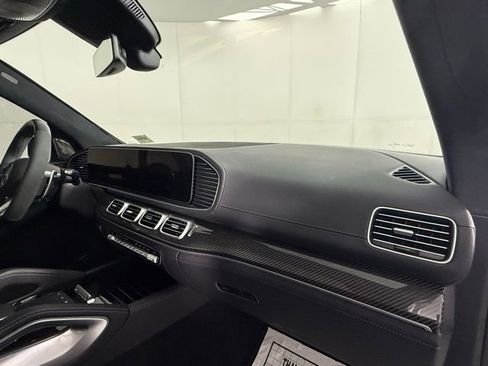 Used 2025 Mercedes-Benz GLS 63 AMG 4MATIC image 34