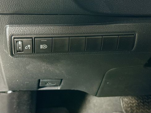 Certified 2025 Toyota Corolla SE w/ SE Premium Package image 10