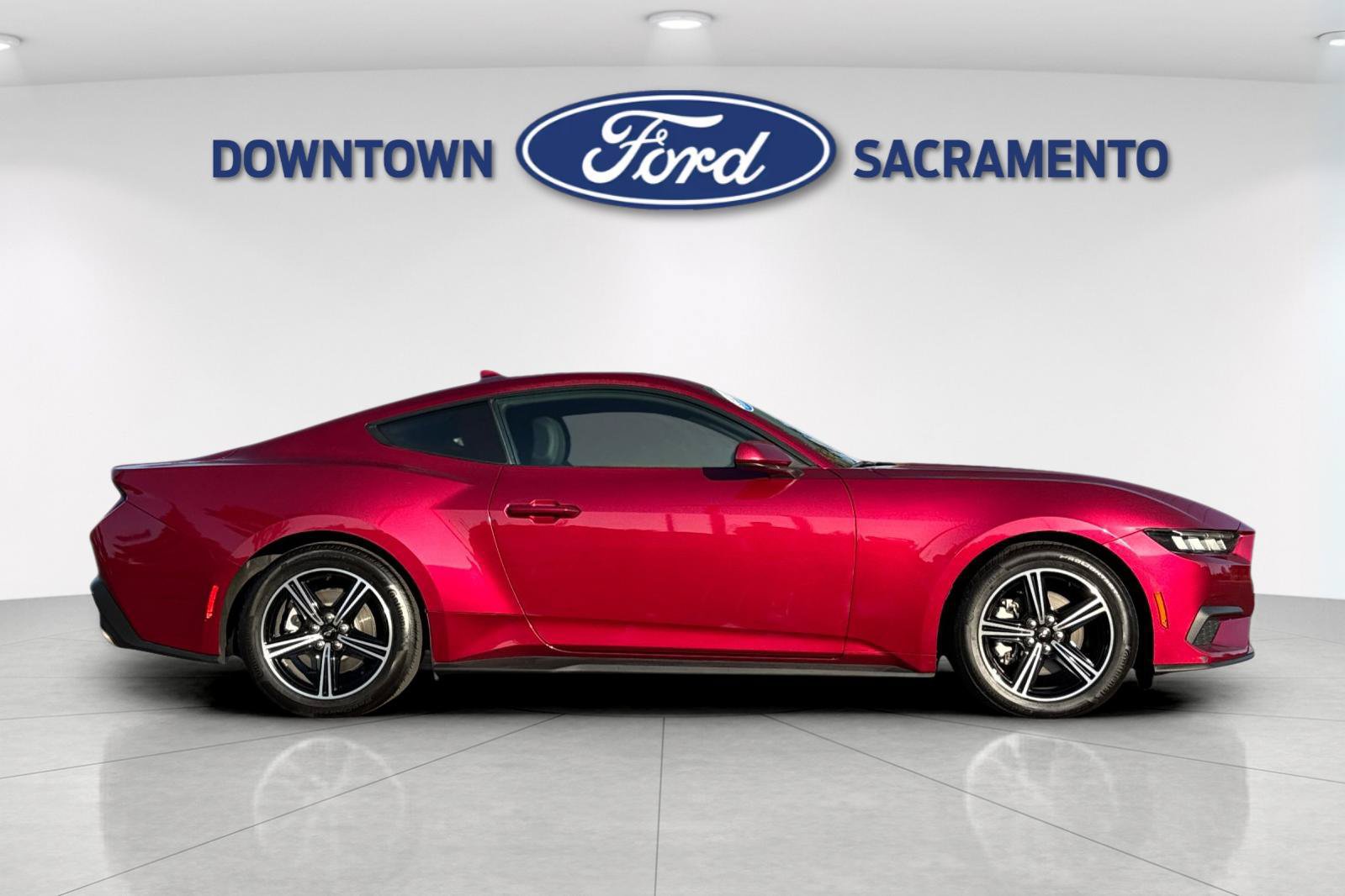 Used 2025 Ford Mustang Coupe RWD image 7