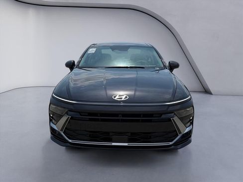 New 2026 Hyundai Sonata Limited FWD image 8
