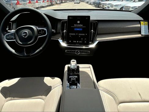 New 2026 Volvo XC90 B6 Plus w/ Protection Package Premier image 8