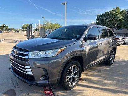 Used 2017 Toyota Highlander LE