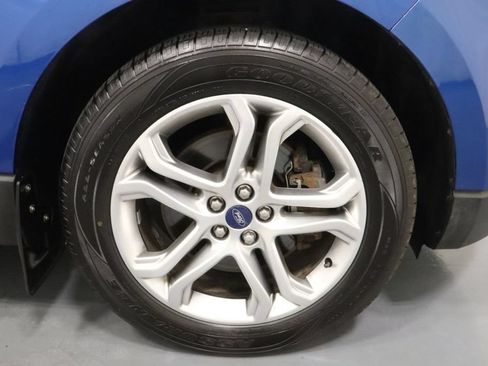 Used 2018 Ford Edge Titanium w/ Equipment Group 301A AWD/4WD image 25