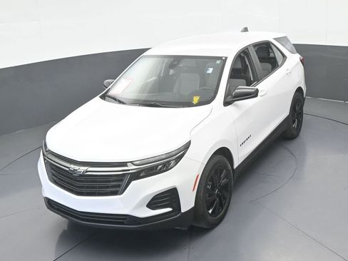 Used 2024 Chevrolet Equinox LS w/ Sport Edition image 39