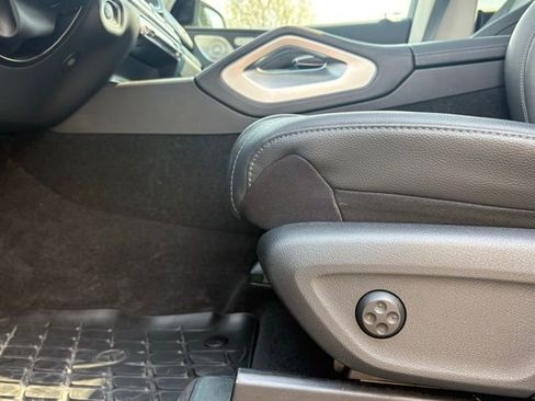 Used 2024 Mercedes-Benz GLE 450e 4MATIC image 30