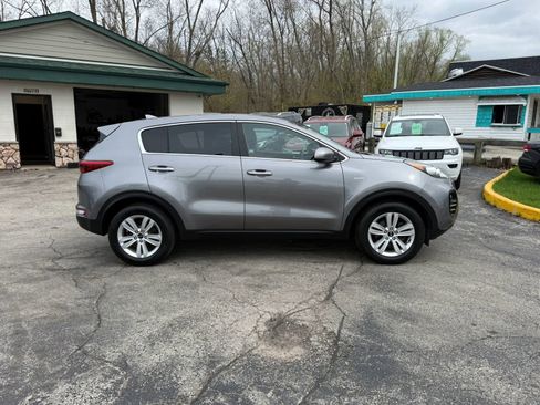 Used 2017 Kia Sportage LX AWD/4WD image 6