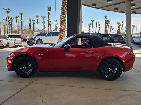 New 2026 MAZDA MX-5 Miata Club w/ Weather Package RWD image 11