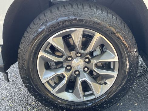 Used 2022 Chevrolet Silverado 1500 LT w/ Z71 Off-Road Package AWD/4WD image 35