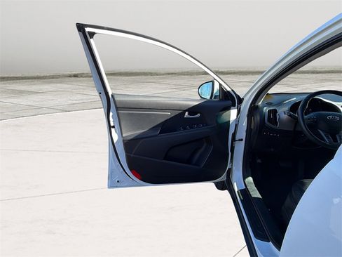 Used 2016 Kia Sportage EX w/ EX Premium Package image 13