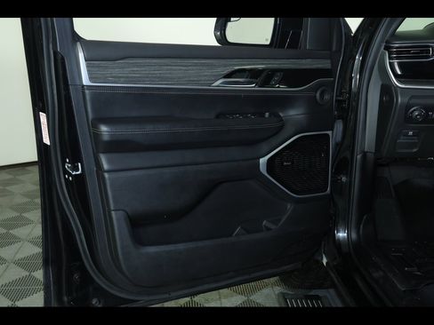 Used 2022 Jeep Wagoneer Series III w/ Premium Group I image 26