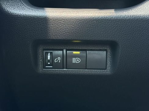 Used 2025 Toyota RAV4 LE AWD/4WD image 20