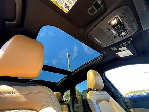 Certified 2023 Lincoln Corsair Reserve w/ Equipment Group 202A image 22