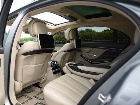 Used 2015 Mercedes-Benz S 63 AMG 4MATIC Sedan w/ Executive Rear Seat Package image 17