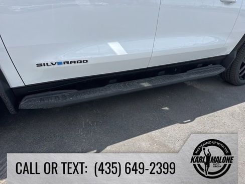 Used 2025 Chevrolet Silverado EV LT w/ LPO, Dark Package Plus image 4