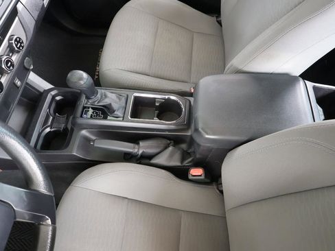 Used 2016 Toyota Tacoma SR w/ SR Convenience Package RWD image 40