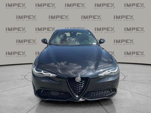 Used 2024 Alfa Romeo Giulia Veloce RWD image 8