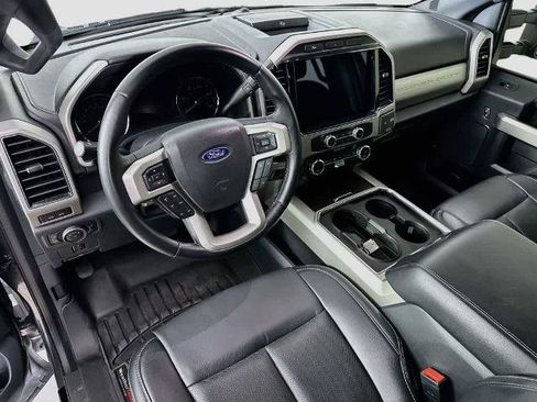 Certified 2022 Ford F250 Lariat w/ Black Appearance Package AWD/4WD image 2