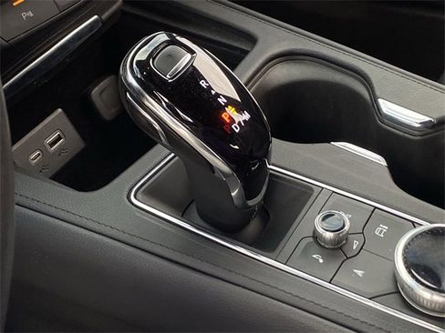 Used 2024 Cadillac XT4 Premium Luxury image 16