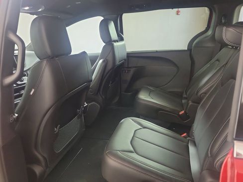 New 2026 Chrysler Voyager LX image 22
