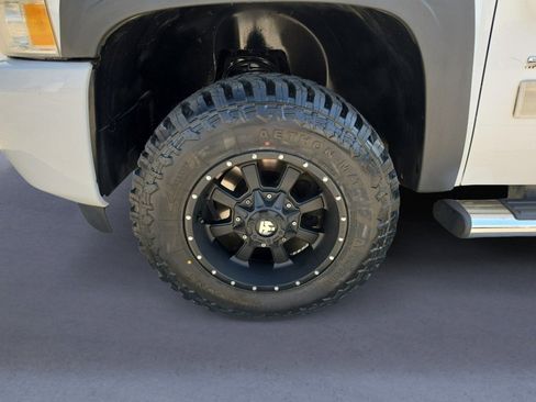 Used 2010 Chevrolet Silverado 1500 LT AWD/4WD image 26