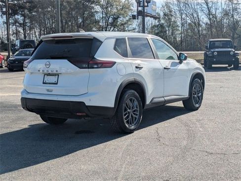 Used 2024 Nissan Rogue S image 7