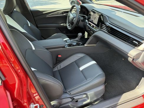 Used 2026 Toyota Camry SE w/ Convenience Package FWD image 13