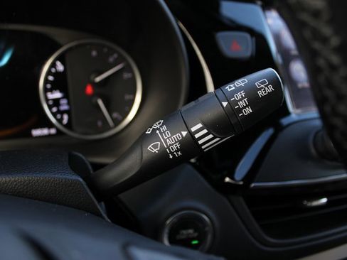 Used 2020 Buick Envision Premium w/ Driver Confidence Package image 22