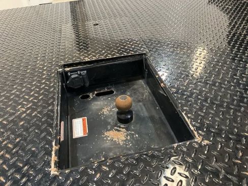 Used 2025 Chevrolet Silverado 3500 W/T image 21