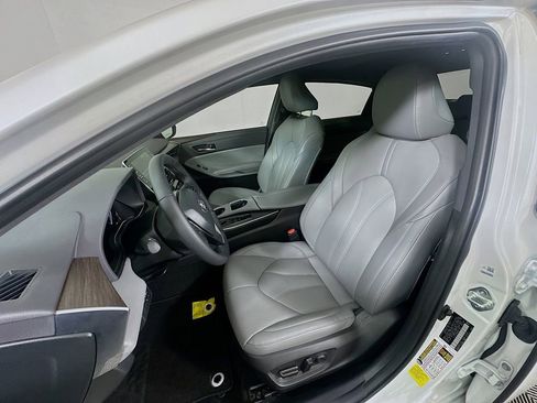 Used 2022 Toyota Avalon XLE image 20