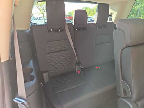 Used 2025 Nissan Pathfinder SV image 31