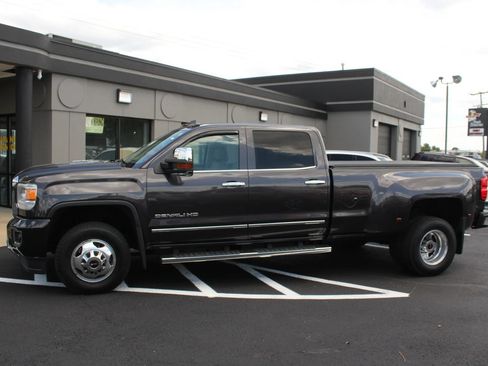 Used 2016 GMC Sierra 3500 Denali w/ Duramax Plus Package AWD/4WD image 2